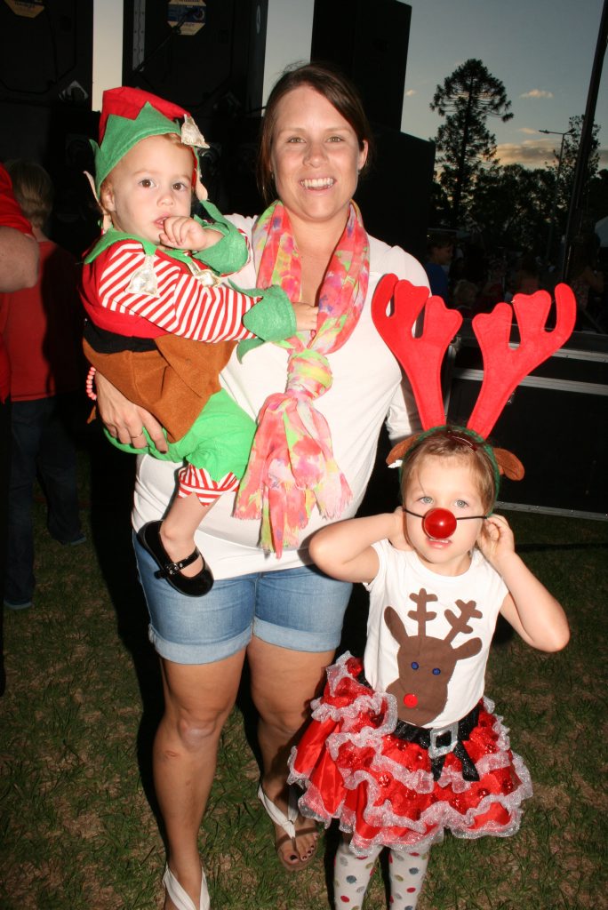 Layla, Kym and Charlee O'Leary at the Warwick Carols By Candlelight 